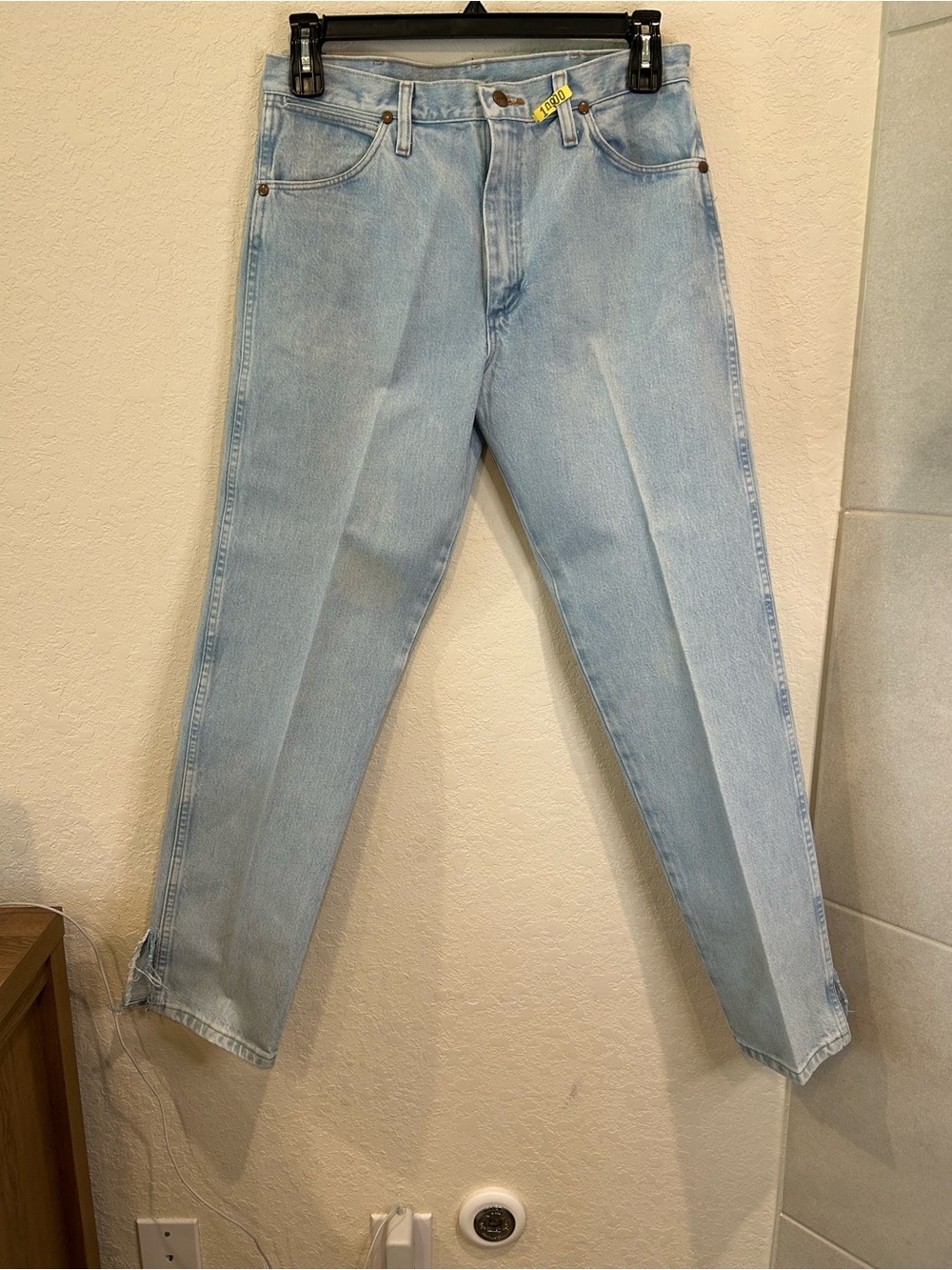 Wrangler Light Blue Men's Straight-Leg Jeans